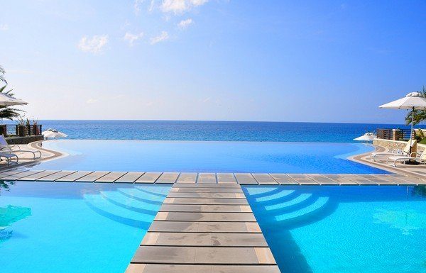 30 Spectacular Infinity Pools That Will Rock Your Senses