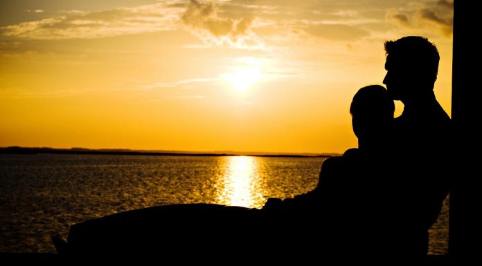 7 SURE SIGNS THAT HE IS INTO YOU …