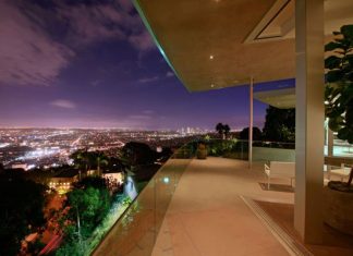 Blue Jay Way Residence by McClean Design