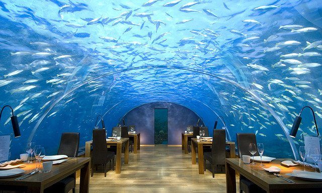7 MOST INCREDIBLE UNDERWATER RESTAURANTS AND HOTELS