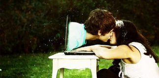 7 POSITIVELY USEFUL TIPS ON HOW TO FLIRT ONLINE