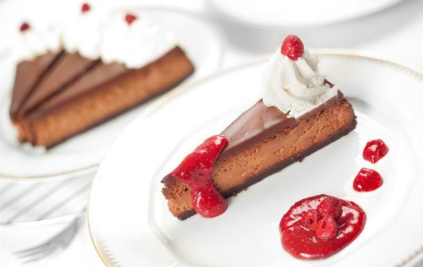 8 CHOCOLATE DESSERTS FOR THOSE ON A DIET