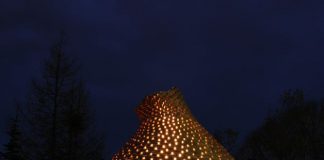 Outdoor Fireplace by Haugen/Zohar Architects