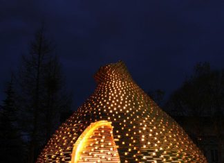 Outdoor Fireplace by Haugen/Zohar Architects