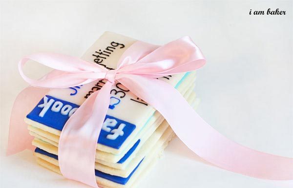 Creative Facebook & Twitter Cookies