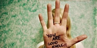 7 WAYS TO BE MORE CONFIDENT