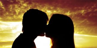 8 WAYS TO NOT LOSE YOURSELF IN A RELATIONSHIP