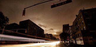 Photographs of a New York City Plunged Into Darkness After the Storm