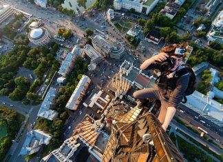 Heart-stopping Photos of Russian Daredevils Taken Without Any Safety Equipment