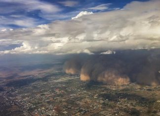 15 Scary and Ominous Photos of Dust Storms