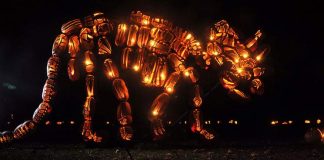 Awesome Life-Size Sculptures Made from Carved Pumpkins – Jack O’Lantern