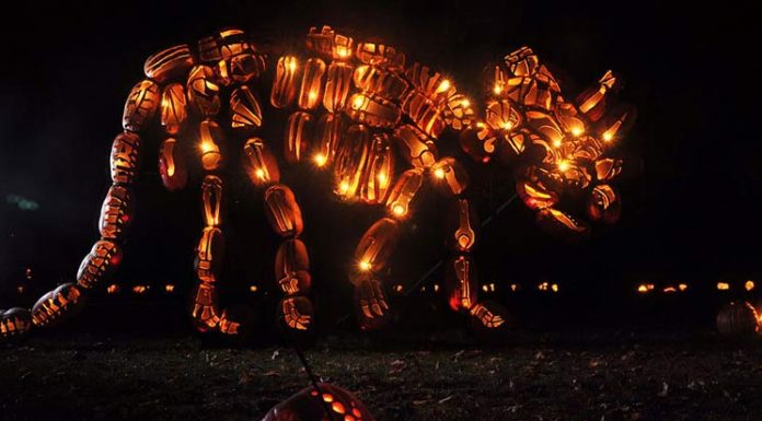 Awesome Life-Size Sculptures Made from Carved Pumpkins – Jack O’Lantern