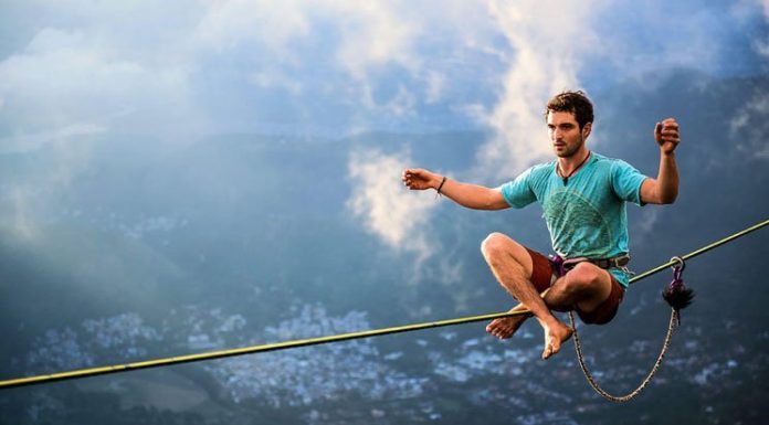 Extreme Walk by Brian Mosby on a Tightrope – Rio de Janeiro