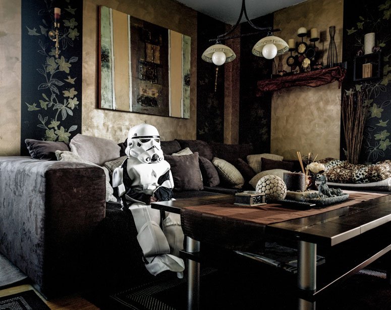 portraits-of-cosplayers-at-home-by-klaus-pichler-2