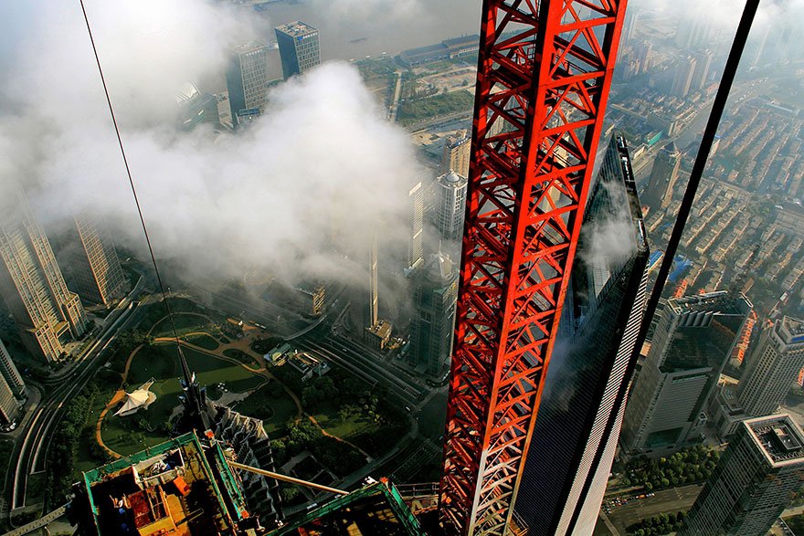 crane-operator-aerial-shanghai-photos-wei-gensheng-4