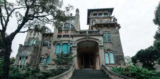 15 Extraordinary Pictures Of Abandoned Buildings