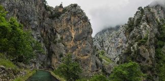 Cares Gorge Trail Adventure: 1 of the Most Beautiful Hikes in Spain