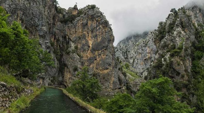 Cares Gorge Trail Adventure: 1 of the Most Beautiful Hikes in Spain