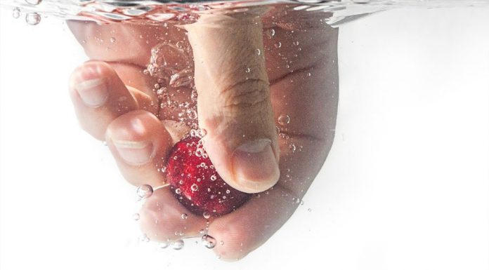 This Is The Damage A Presidential Term Or Two Can Do. Look At Those Wrinkles! Men Finger