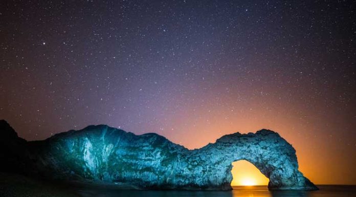 10 Awe-Inspiring Pictures Of The Milky Way Photographed In Dorset