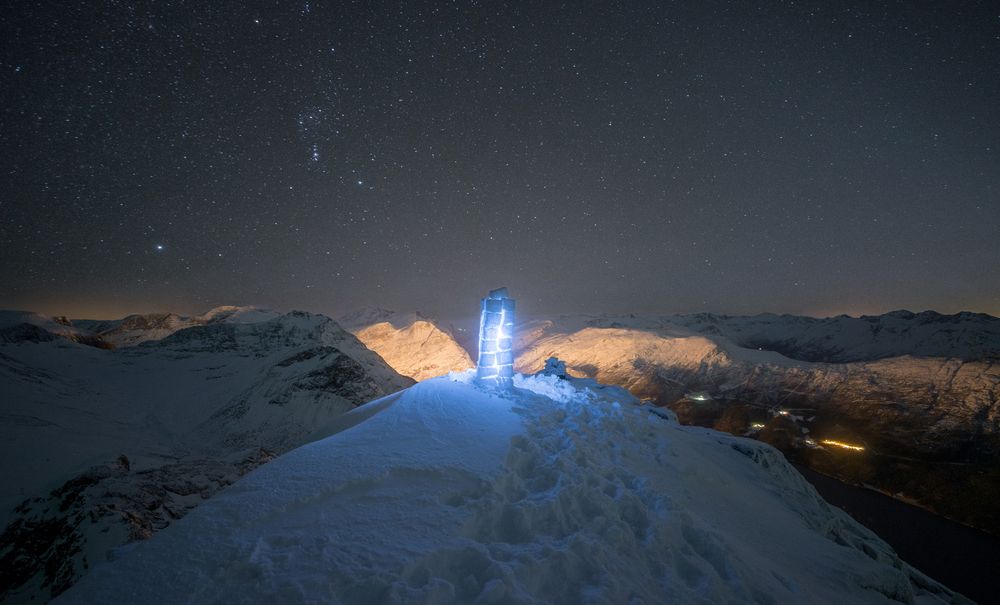 Cairn of snow - Photography by Christian Nesset