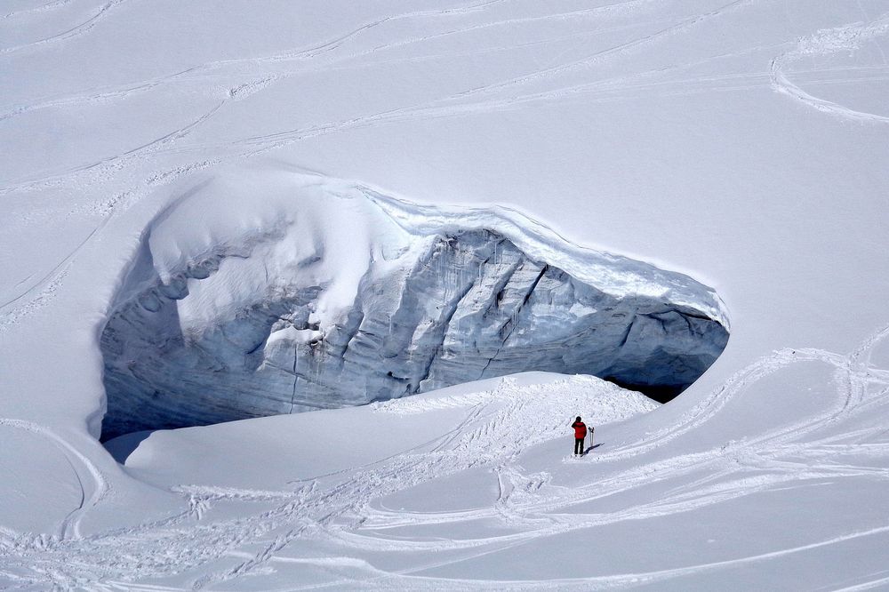 Hole in the snow Photograph by Ivo Gianni Fraska