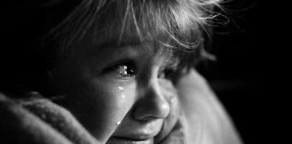 Father Captures Carefree Childhood at Its Best in Heartwarming Photo Series