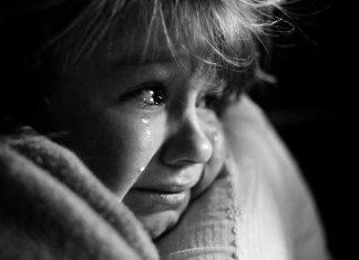 Father Captures Carefree Childhood at Its Best in Heartwarming Photo Series