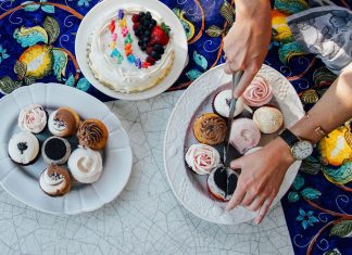 These Incredible Portraits Weren’t Captured With A Camera, But With A Pencil. Food Cake