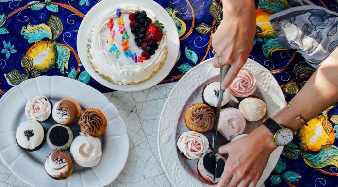 These Incredible Portraits Weren’t Captured With A Camera, But With A Pencil. Food Cake