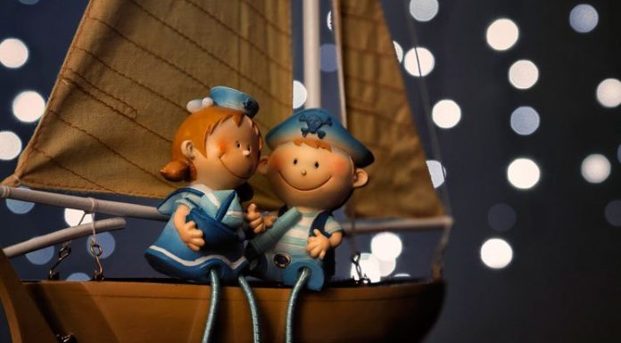 10 SIMPLE TIPS TO LIVING A HAPPY LIFE.