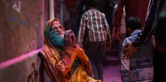 15 Joyful Photos of India’s Vibrant Holi Festival