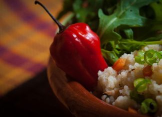 What This Man Did For The Woman He Loves Makes Everyone Else Look Bad. Tomato Photo 6