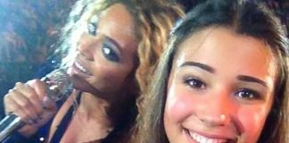 The 22 Most Perfectly Timed Selfies Ever Taken