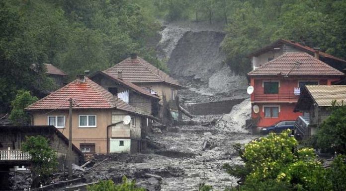 21 Photos Of The Worst Floods To Hit The Balkans In 120 Years