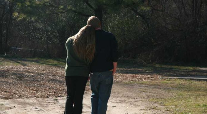 Date Someone Who Can Do These 10 Things To Make You Happy