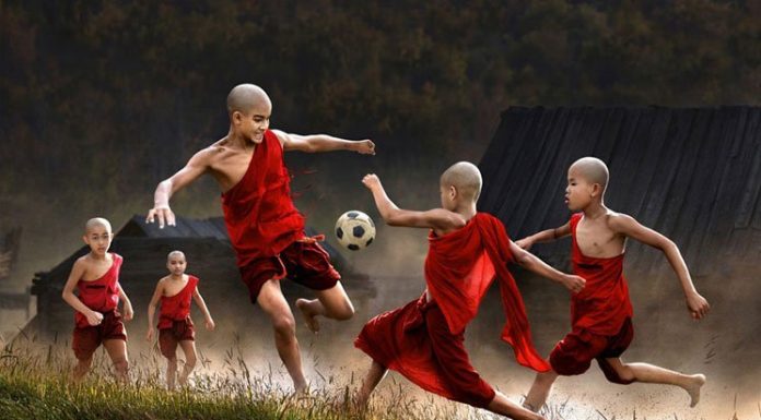 30 Magical Photos Of Children Playing Around The World