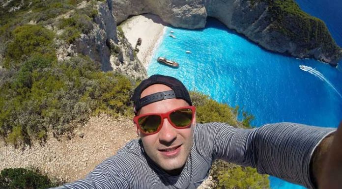 Totally Crazy or Totally Awesome? Some of the Most Craziest Selfies Around the Globe