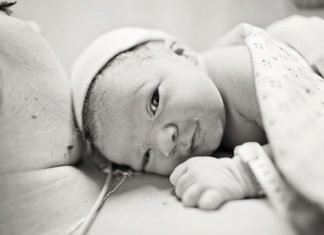20 Touching “Birth of a new Life “Photos That Will Grab You By The Heart…And Never Let Go.