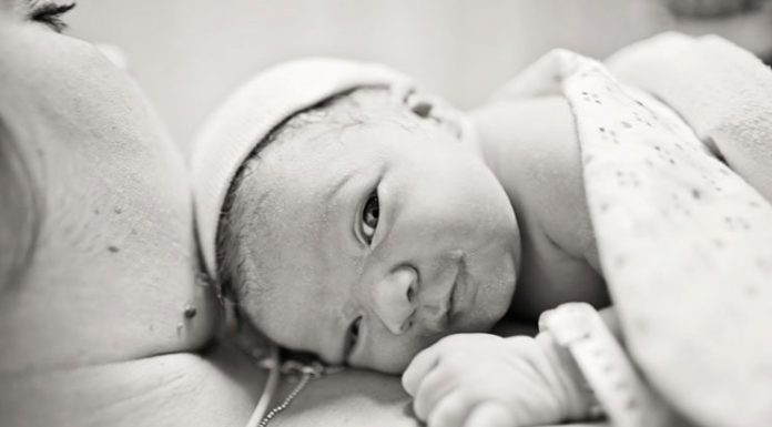 20 Touching “Birth of a new Life “Photos That Will Grab You By The Heart…And Never Let Go.