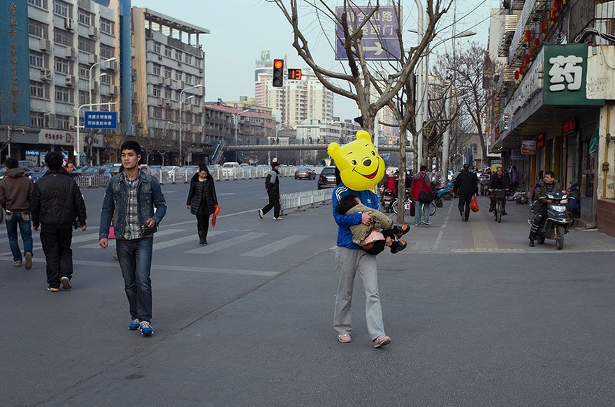 self-taught-perfectly-timed-street-photography-china-tao-liu-15