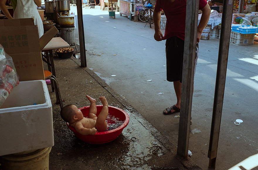 self-taught-perfectly-timed-street-photography-china-tao-liu-27