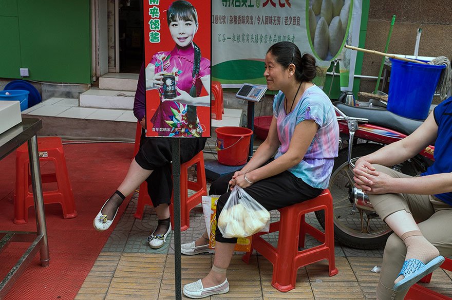 self-taught-perfectly-timed-street-photography-china-tao-liu-49