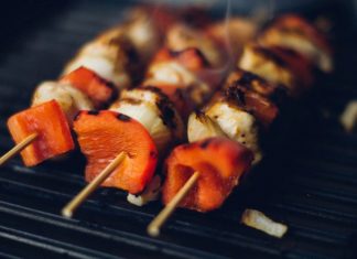 Here Are The 25 Best Photobombs Ever Caught On Camera Food Dinner