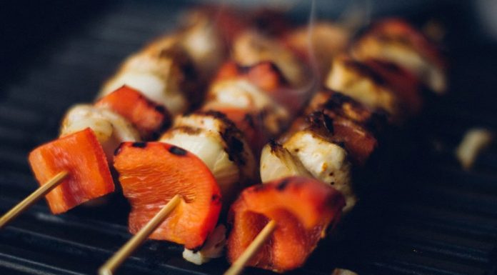 Here Are The 25 Best Photobombs Ever Caught On Camera Food Dinner