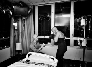 Boyfriend Proposes To His Highschool Sweetheart On Her Last Day Of Chemo