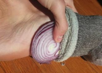 This is What Happens When You Put Cut Up Onions in Your Socks While You Sleep