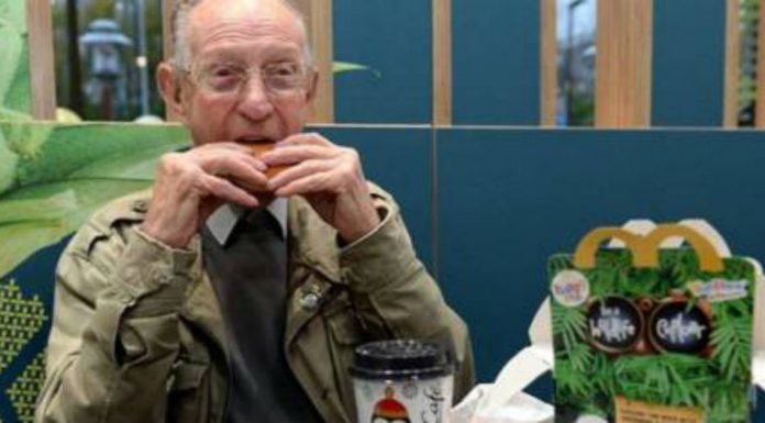 Harry Became A Regular At McDonald’s After His Wife Died. When He Turns 93, Here’s What Happens.