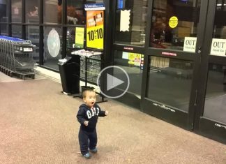 Baby Sees Automatic Sliding Doors for the First Time
