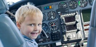 Pilot Allows Kid To Start The Plane’s Engine. But Never Expected To Receive This Note From His Mom.